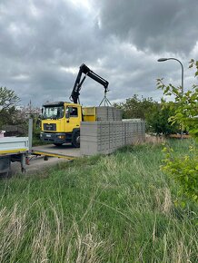 Expresná autodoprava s hydraulickou rukou - 5