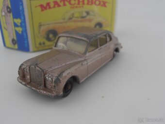 Pontiac Coupe, Rolls Royce, Jaguar E - 5