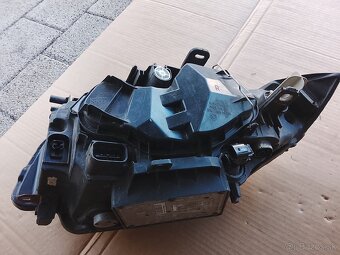 BMW e87 predné BI-xenónové svetlá. - 5