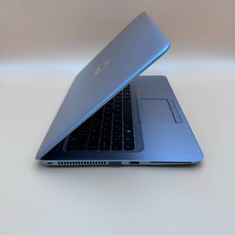 Notebook 14" HP.AMD PRO A10-8730B 4x2,40GHz.8gb ram.256gSSD - 5