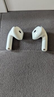 Apple AirPods 4 - 5