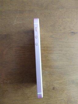 Predám iPhone SE (2016) 64 Gb Rose Gold vo funkčnom stave - 5