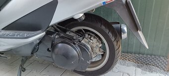 Predám Suzuki Burgman 400 - 5