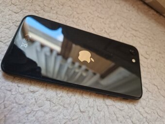 iPhone SE (2020) 128GB - 5