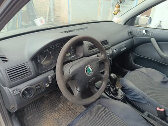 Škoda Octavia 1,6i, r.v.2009, naj 221 000 km - 5