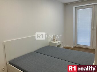 Nový 1 izbový byt 37 m2+ 4 m2 balkón, výťah + parking, Piešť - 5