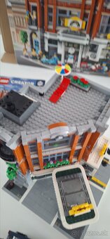 Lego Creator Expert Rohova garáž 10264 - 5