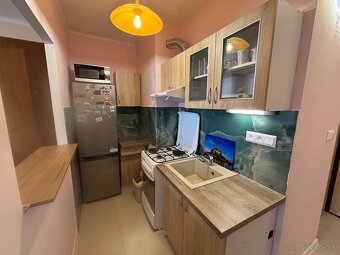 Zariadená garsónka na Saratovskej ulici (JUH) na prenájom - 5