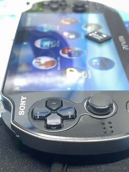 PS VITA PCH-1004 - OLED verzia +8GB - 5