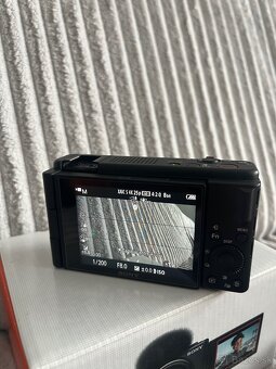 Sony ZV-1F - 5