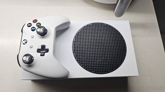 Xbox Series S - 512GB , zachovalý, s joypadom - 5