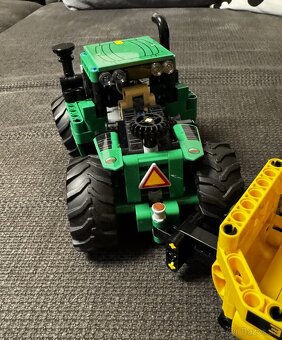 Lego Technics - 42136 John Deere 9620R 4WD Tractor - 5