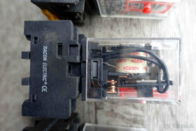 Tracom rele aj s päticou RM11 na 220V , MK3p5I na 12V - 5