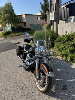 Harley Davidson RoadKing - 5