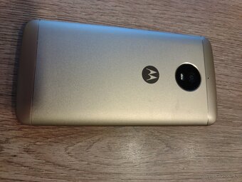 Motorola Moto e4+ - 5