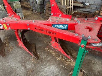 Predám pluh 4 radlicny - 5