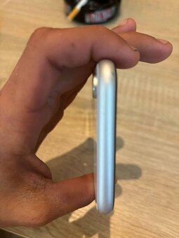 Apple Iphone XR - 5