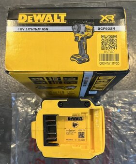 Rázový utahovák DEWALT DCF22N - 5