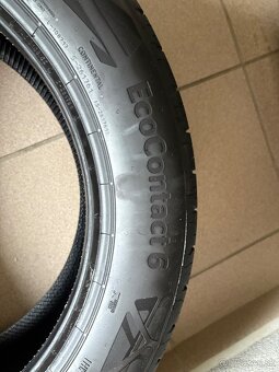 Continental 215/55 R17 - 5