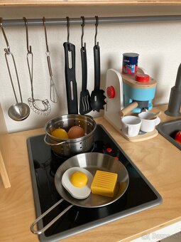 Detska drevena kuchynka Ikea s prislusenstvom - 5