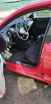 Škoda Rapid Monte Carlo 1.6 TDi havarované - 5