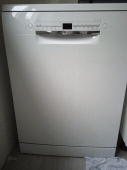 Predáme umývačku riadu BOSCH, vek 2 roky - 5
