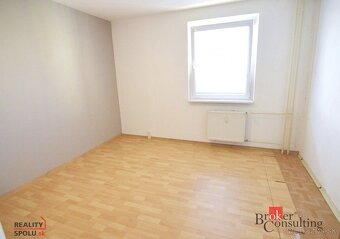 3-izbový byt v obľúbenej lokalite, 75 m2 + loggia - 5