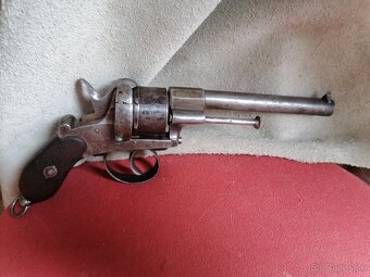 Revolver - 5