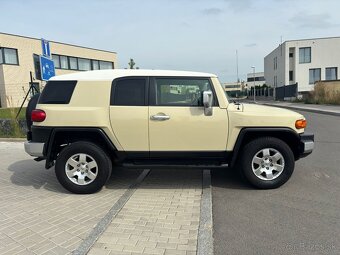 Toyota FJ Cruiser bez koroze, skvělý originální stav - 5