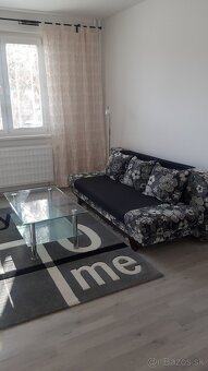 SENEC - CENTRUM: NA PREDAJ zariadený 1-izbový byt s loggiou. - 5