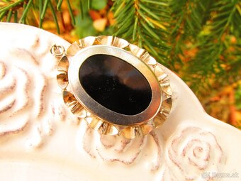 Starý strieborný prívesok osádzaný kameou, Ag 900 - 5