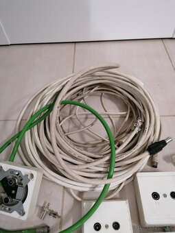 Koaxiálne, telefónne zásuvky a spojky a domové telefóny - 5