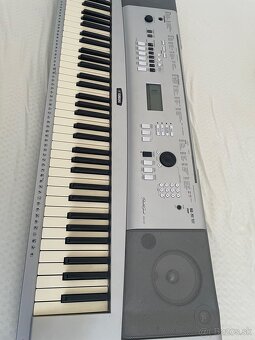 Yamaha DGX230 - 5