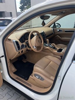 Porsche Cayenne - 5