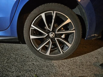 Stredové krytky - pukličky kolies ŠKODA / VRS - 5
