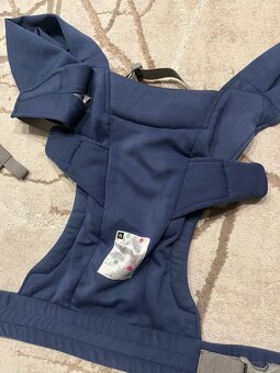 Ergonomický nosič Ergobaby Embrace Soft Navy - 5