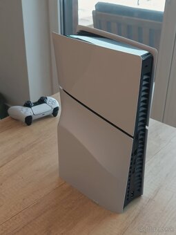 PS5 Disc Edition – ako nová, v záruke (kupovaná 12/2025) - 5