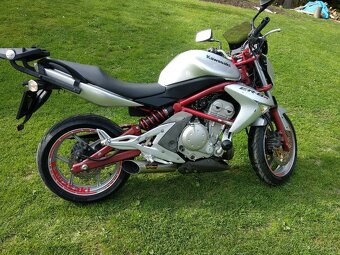 Predám Kawasaki ER-6n, r. v. 2006 - 5