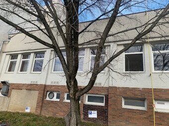 Na prenájom suchý sklad v uzavretom areáli Nitra, Chrenová - 5