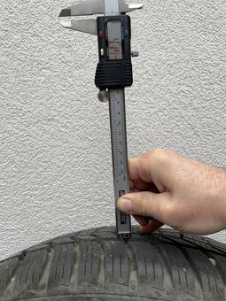 Predám 4× zimné pneumatiky Hankook 235/60 R18 XL - 5