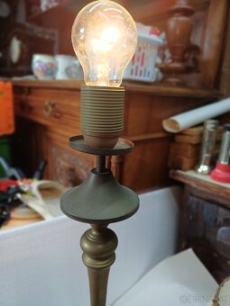 Predam stolovú mosaznu lampu - 5