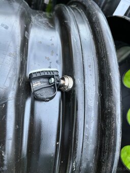 Plechove disky Ford R16 - 5
