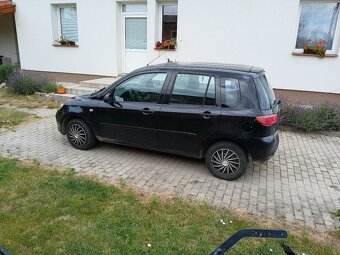 Mazda 2 - 5