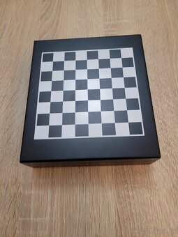 Darcekovy set potrieb k vinu + sachove figurky v krabicke - 5