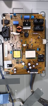 Predam LG 32LF580V na diely - 5