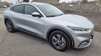 Ford Mustang Mach-E 75,7kWh RWD MAX, 221kW za 28.990 € s DPH - 5