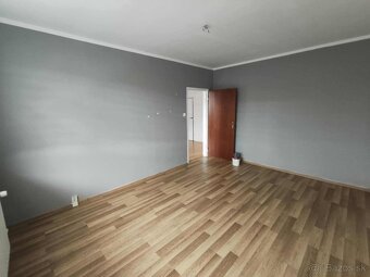 Prenajmem 3izbovy byt - 5