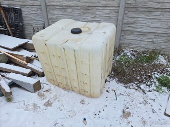 Predám IBC nádrže 1000l - 5