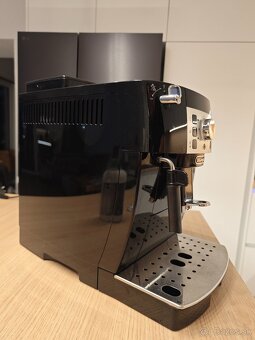 Na predaj kávovar  DeLonghi Magnifica S ECAM - 5