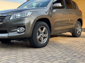 Toyota RAV4 - 5